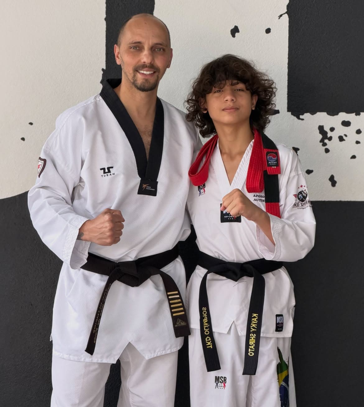 TKD Olimpios celebra novos Faixas Pretas: Davi Simin e Kayky Shirato recebem o 1° Dan